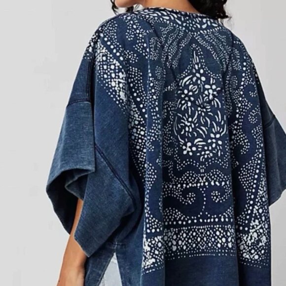 NWT Free People On The Block Poncho Sweater Denim Paisley Bandana Oversized Sz L - Picture 3 of 12